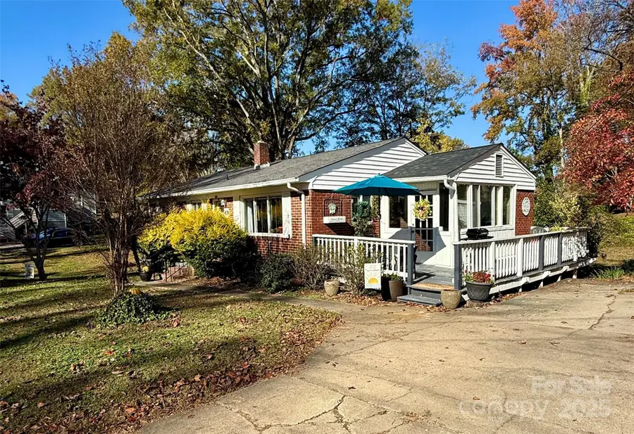 302 W Carroll Street, Cherryville, NC 28021 - Image #3