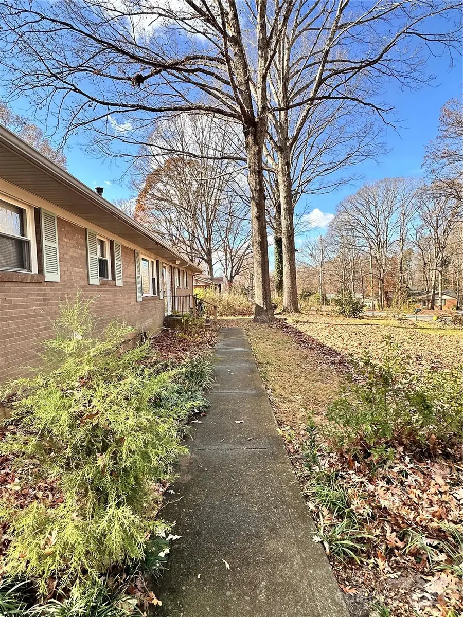 117 Robinson Avenue, Matthews, NC 28104 - Image #2