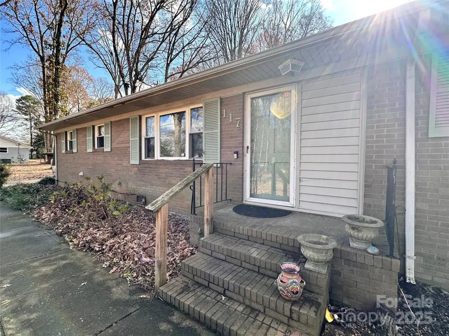 117 Robinson Avenue, Matthews, NC 28104 - Image #3