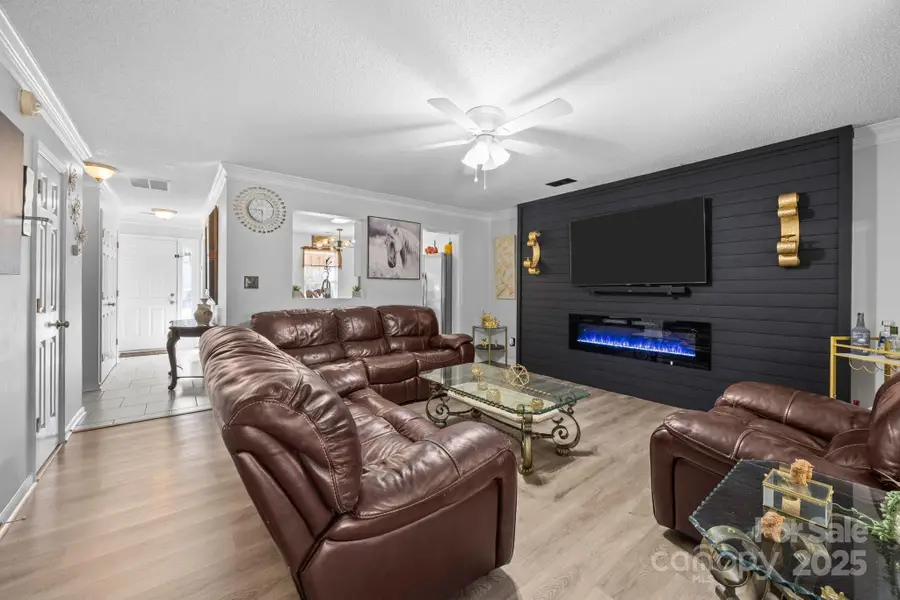 708 Raindrops Road, Gastonia, NC 28054 - Image #2