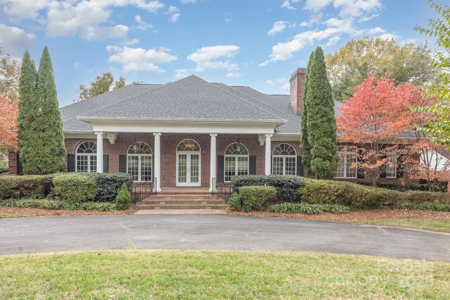 811 14th Avenue Nw, Hickory, NC 28601 - Image #2