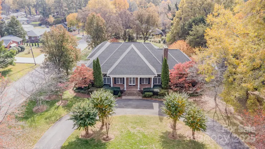 811 14th Avenue Nw, Hickory, NC 28601 - Image #3