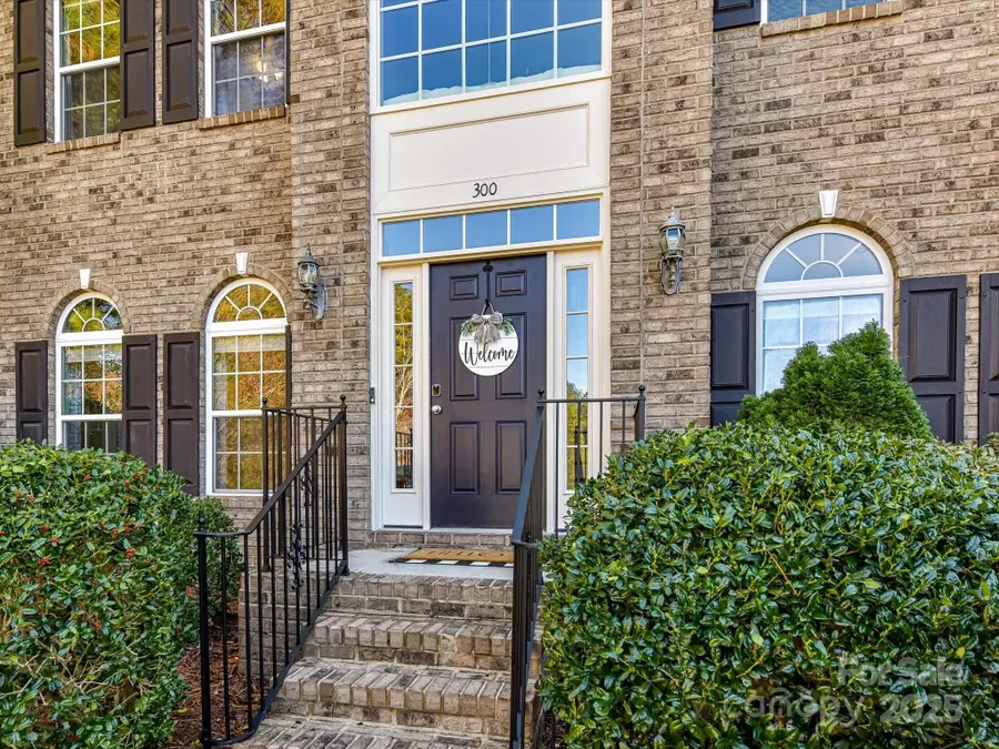300 Brookridge Drive, Mount Holly, NC 28120 - Image #3