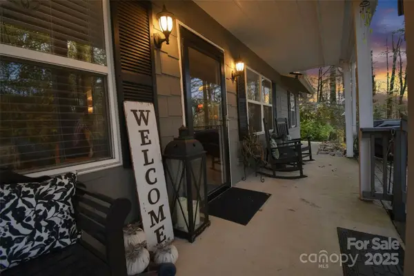 184 Pisgah Shadows Road, Penrose, NC 28766