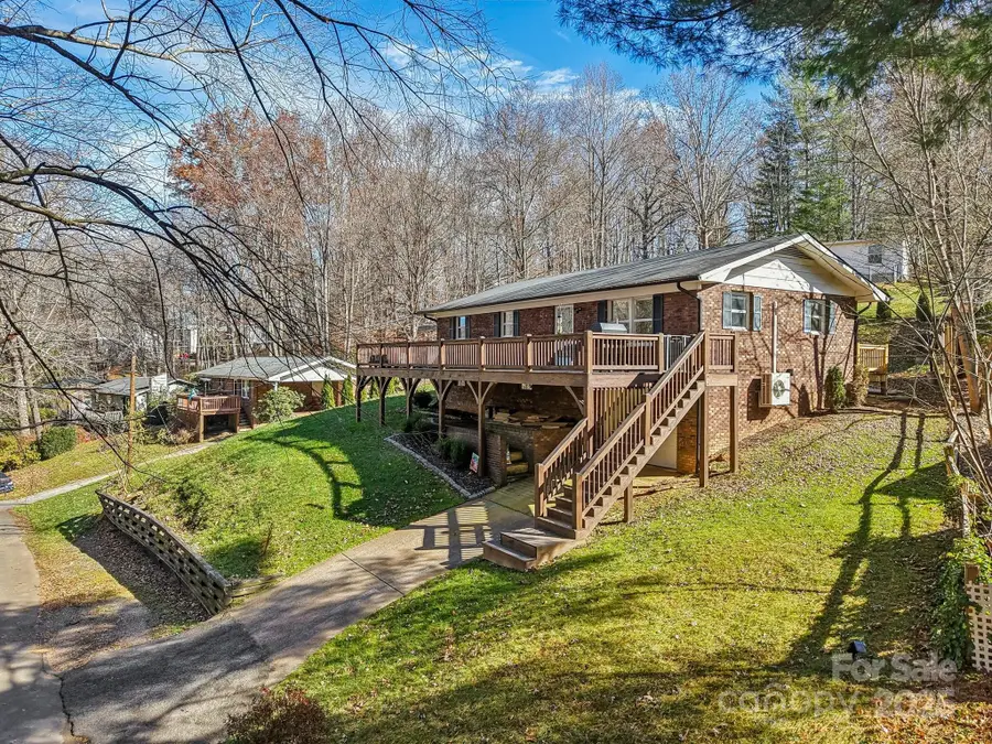199 Davis Cove Road, Waynesville, NC 28786 - Image #2