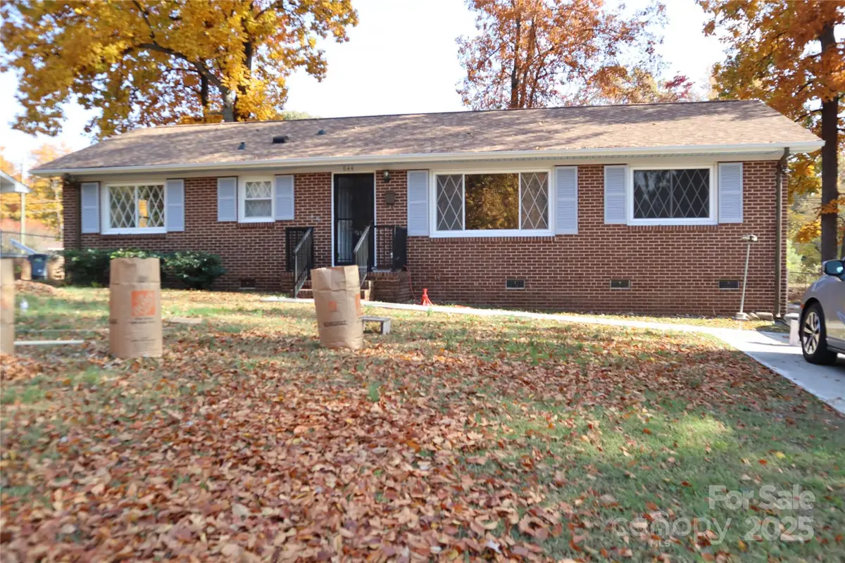 844 Squirrel Hill Road, Charlotte, NC 28213 - Image #1