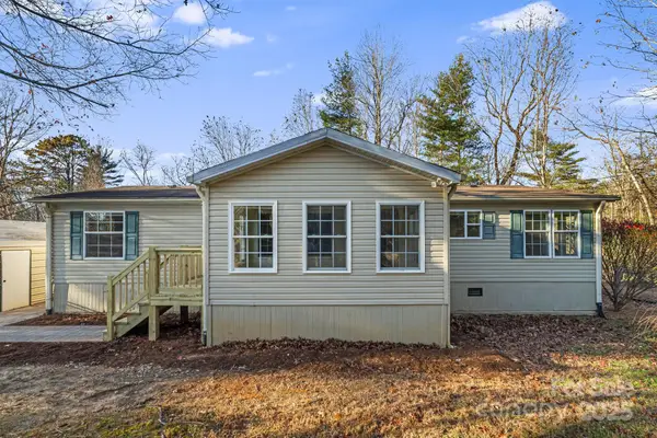 20 Luckenbach Drive, Fairview, NC 28730