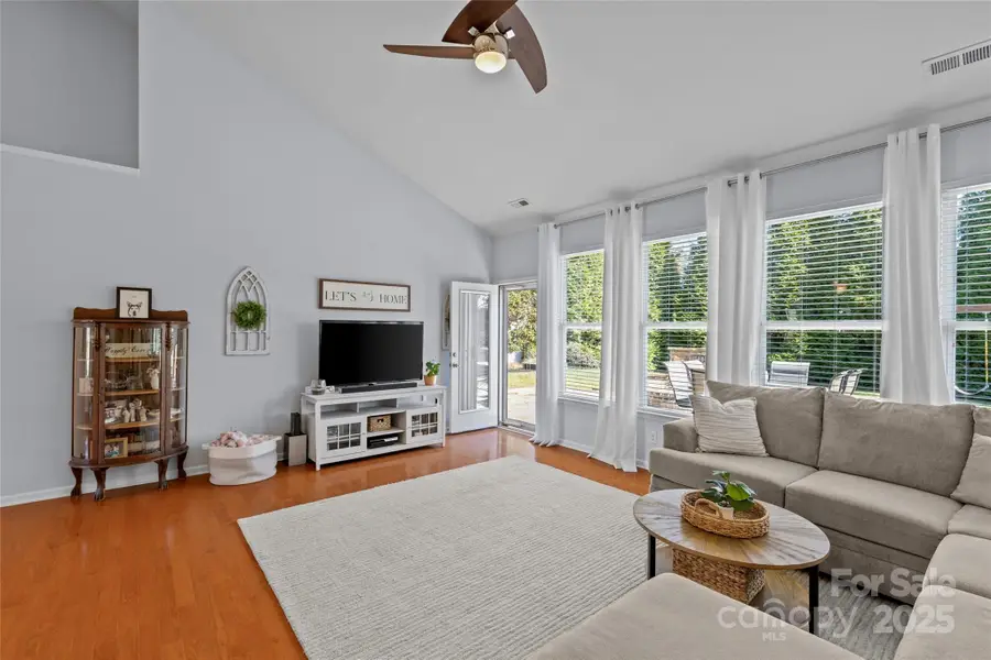 15124 Cavanshire Trail, Charlotte, NC 28278 - Image #2