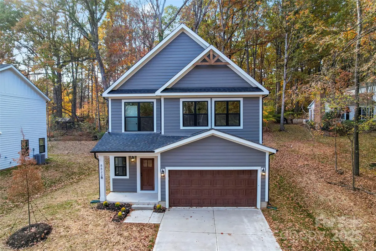 8823 Dogwood Drive, Charlotte, NC 28215 - Image #1