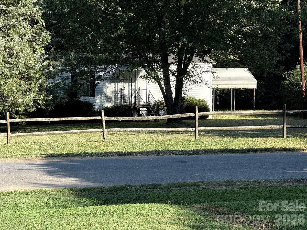 3904 Parkay Place, Charlotte, NC 28214 - Image #1