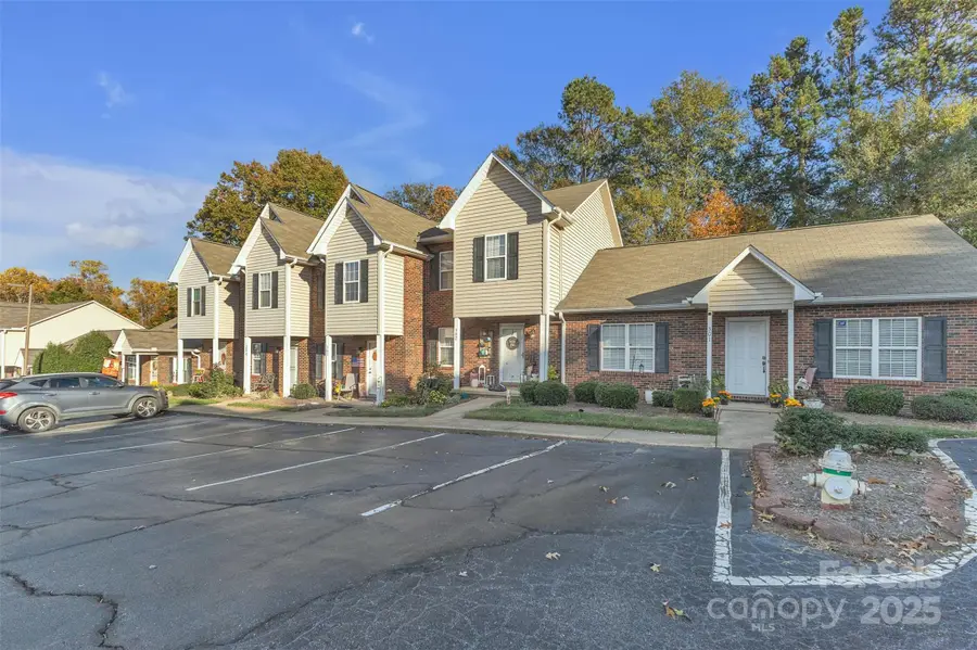 1096 22nd Street Ne #303, Hickory, NC 28601 - Image #2