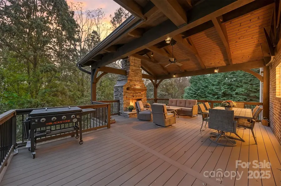 3710 8th Street Place Nw, Hickory, NC 28601 - Image #2