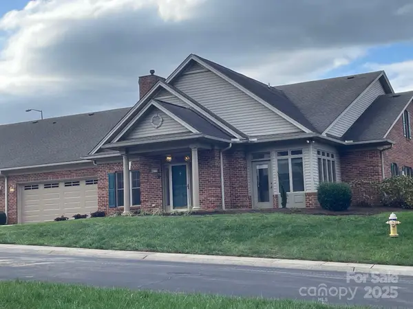 497 26th Avenue Ne, Hickory, NC 28601