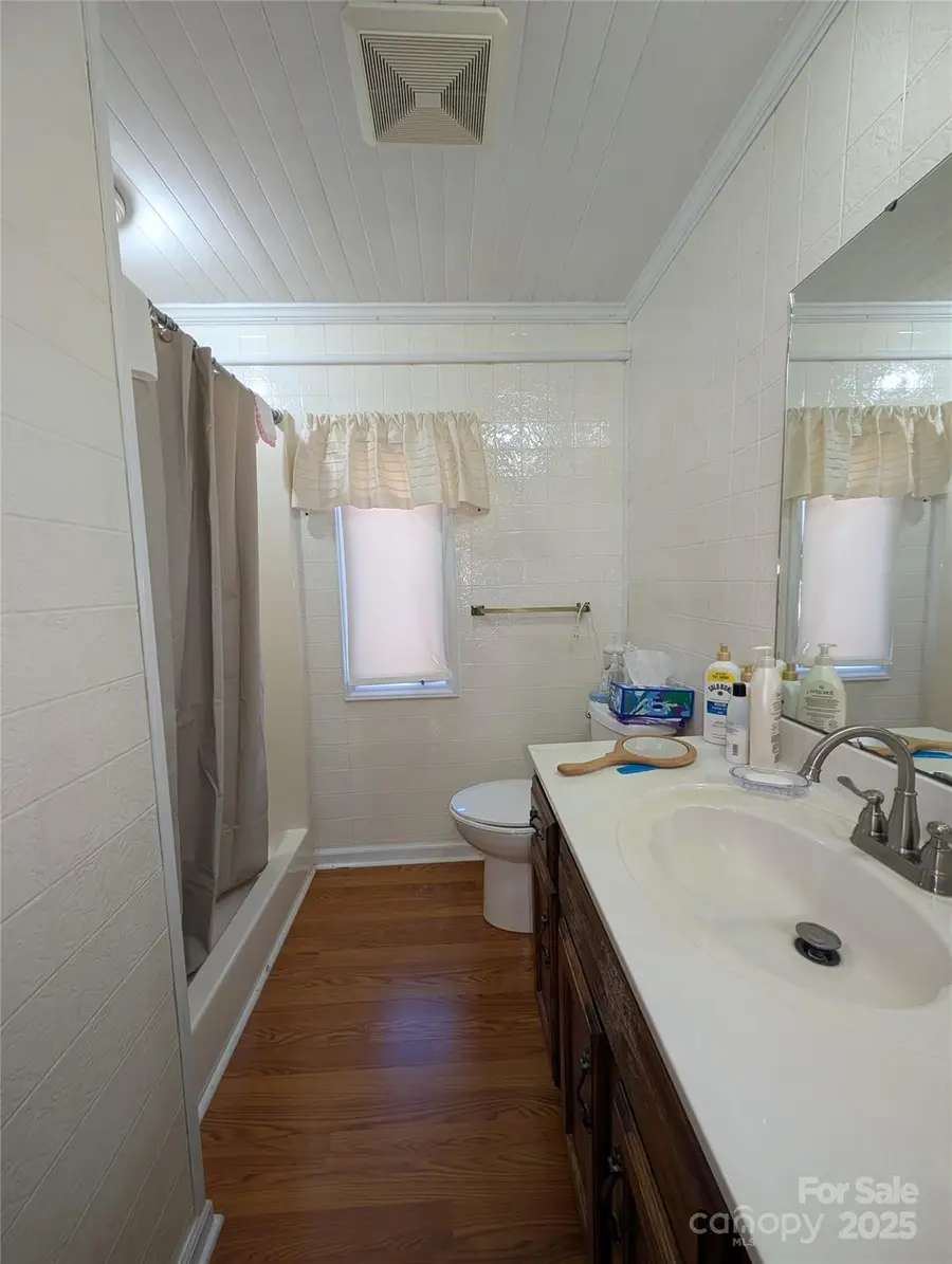 130 Mcclure Drive, Charlotte, NC 28216 - Image #2