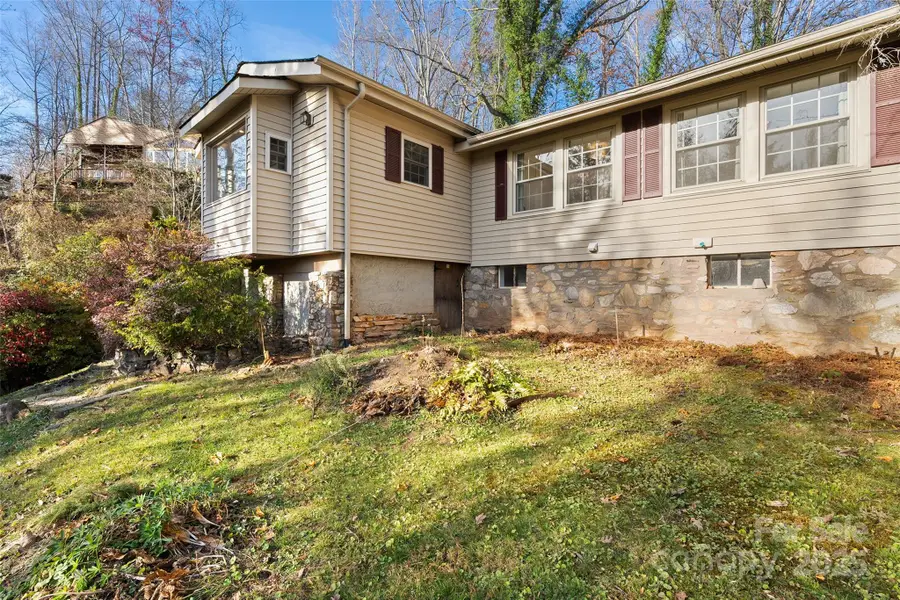 233 Rolling Drive, Waynesville, NC 28786 - Image #3