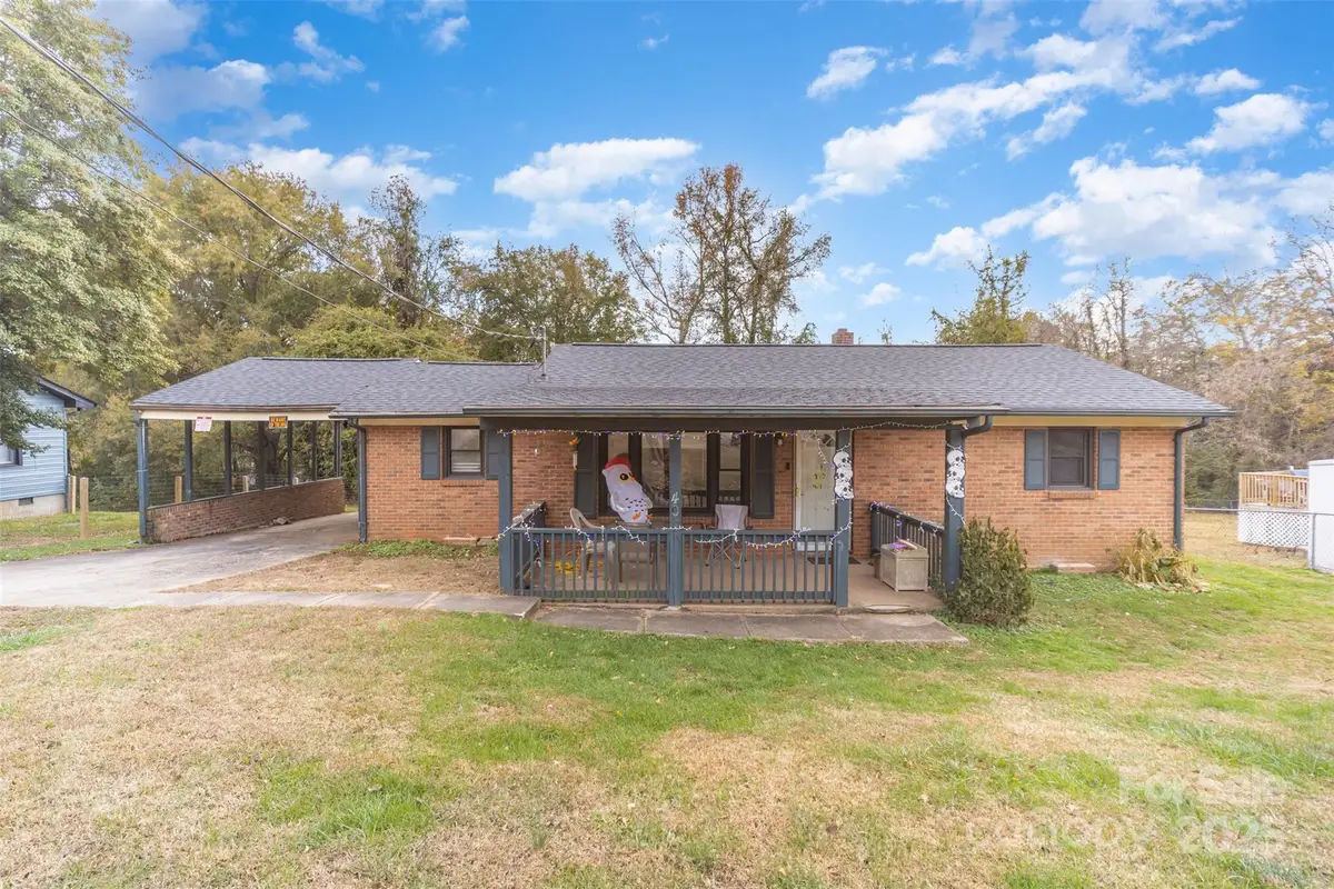 407 Forestway Drive, Mount Holly, NC 28120 - Image #1