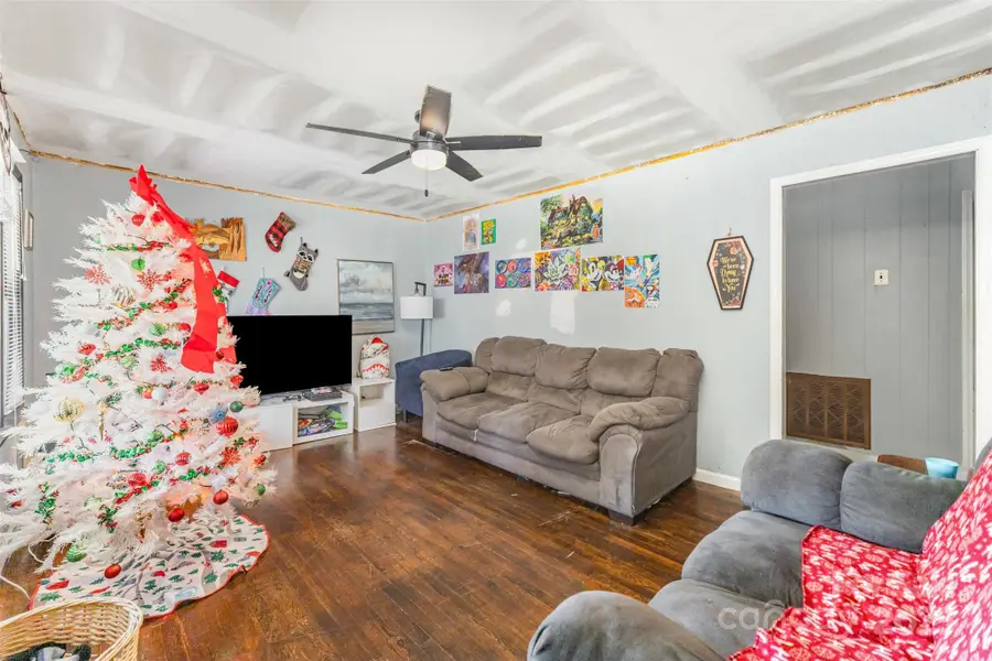 407 Forestway Drive, Mount Holly, NC 28120 - Image #2