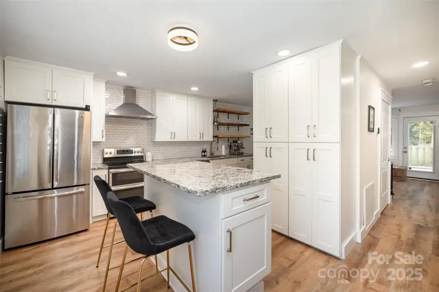 4611 Hedgemore Drive #I, Charlotte, NC 28209 - Image #2