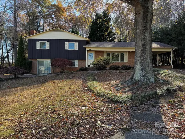 2665 Fairway Acres Circle, Lenoir, NC 28645