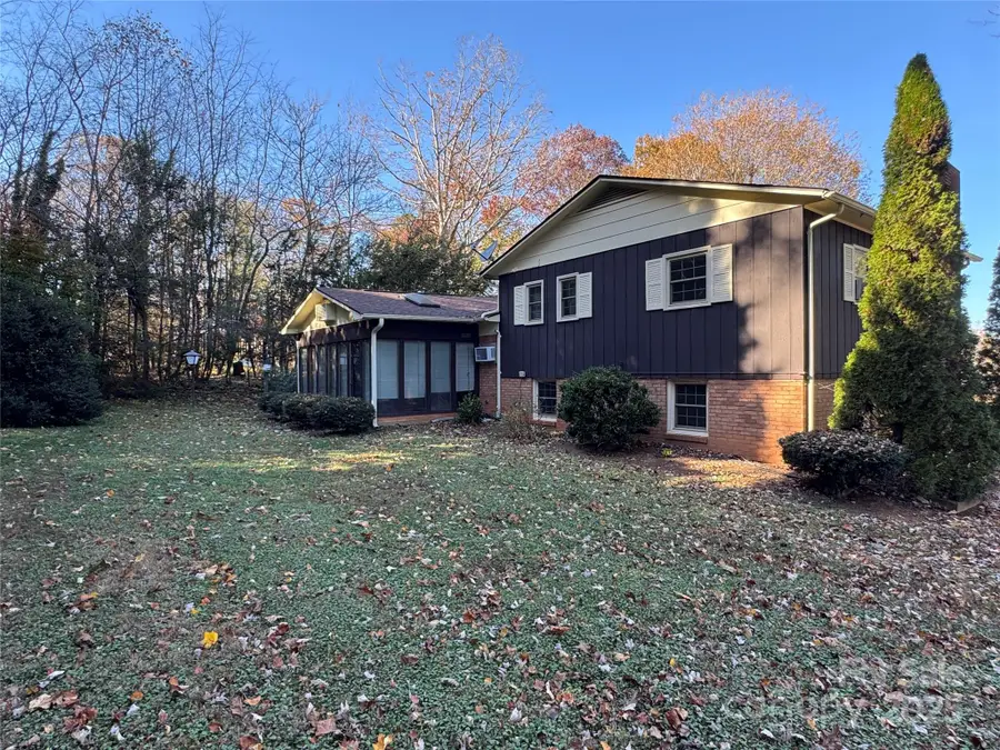 2665 Fairway Acres Circle, Lenoir, NC 28645 - Image #2