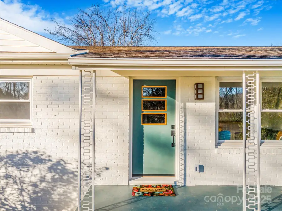 11 Clinton Street, Weaverville, NC 28787 - Image #2