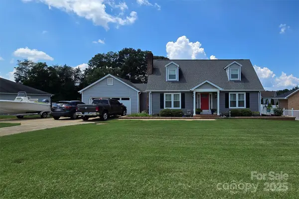 16917 Knoxwood Drive, Huntersville, NC 28078