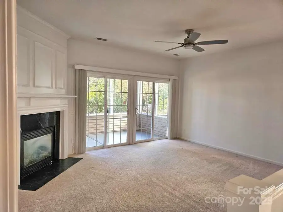 6423 Ridgeview Commons Drive, Charlotte, NC 28269 - Image #3