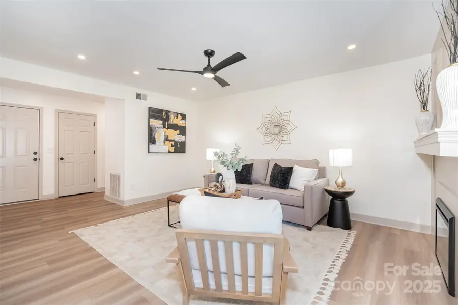 7802 Renaissance Court #B, Charlotte, NC 28226 - Image #3