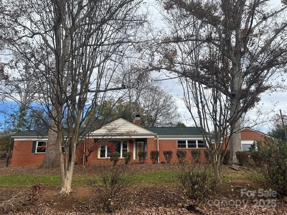 302 Walton Road, Morganton, NC 28655 - Image #1