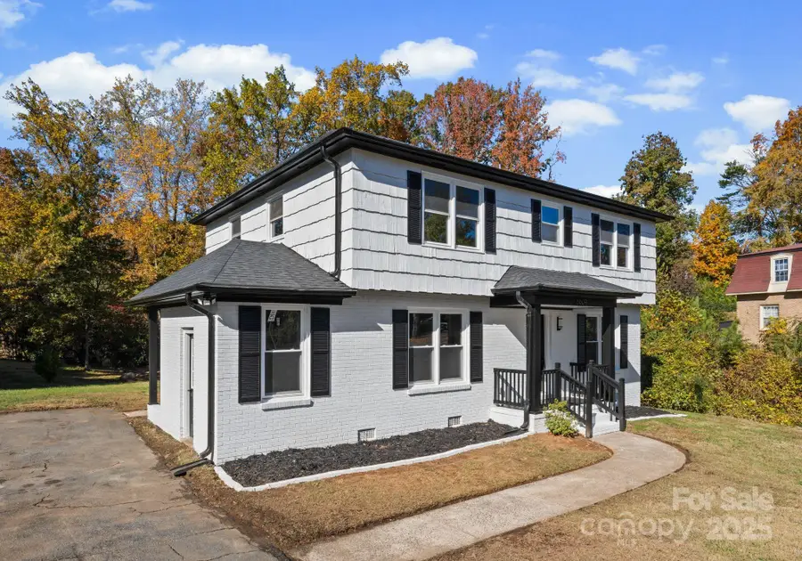 5609 Alanhurst Place, Charlotte, NC 28217 - Image #2