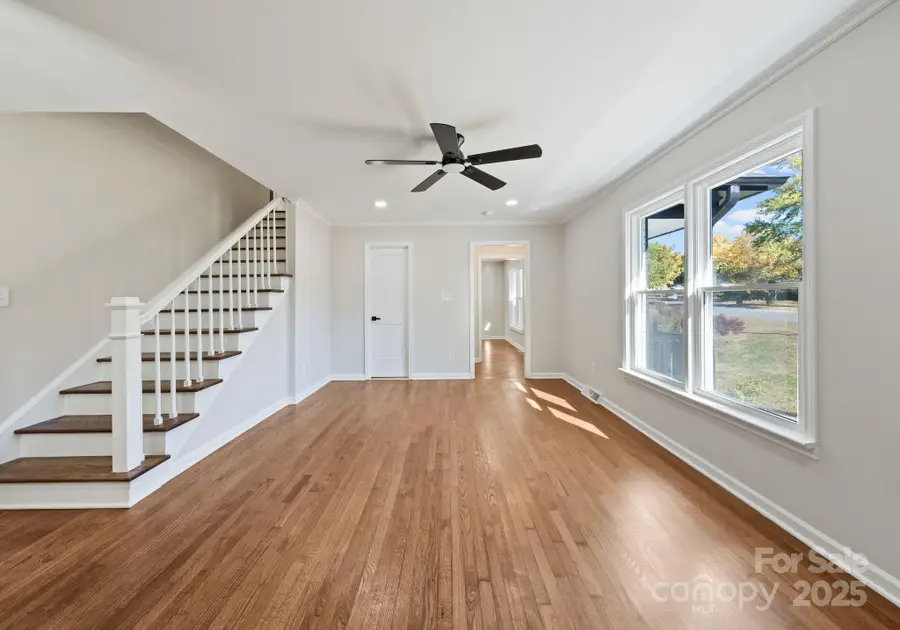 5609 Alanhurst Place, Charlotte, NC 28217 - Image #3