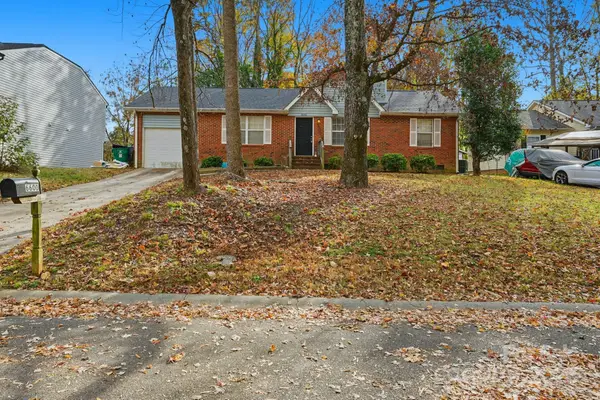 6600 Cool Water Court, Charlotte, NC 28215