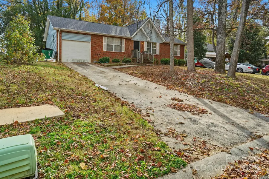 6600 Cool Water Court, Charlotte, NC 28215 - Image #2