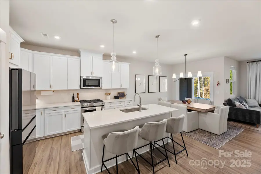 9722 Munsing Drive, Charlotte, NC 28269 - Image #2