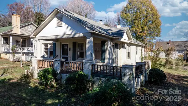 411 Mountain View Street Sw, Lenoir, NC 28645