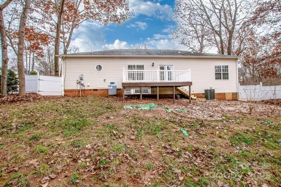 146 Valley Glen Drive, Troutman, NC 28166 - Image #2