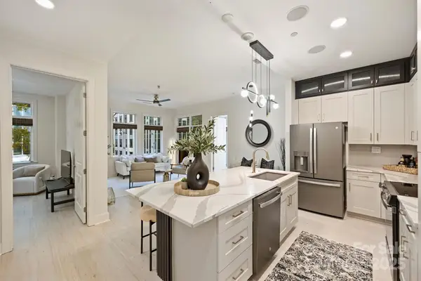 230 S Tryon Street #307, Charlotte, NC 28202