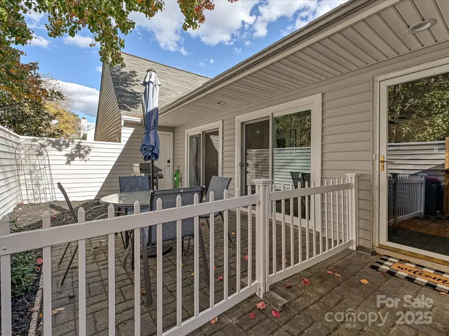 1612 Hollow Drive, Charlotte, NC 28212 - Image #2