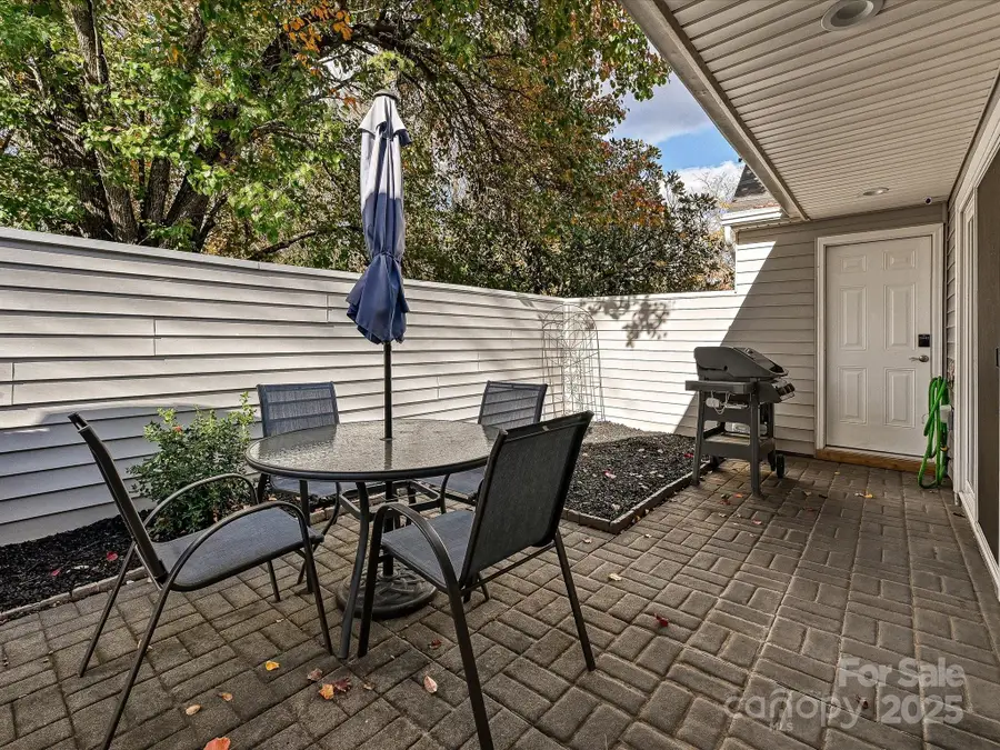 1612 Hollow Drive, Charlotte, NC 28212 - Image #3