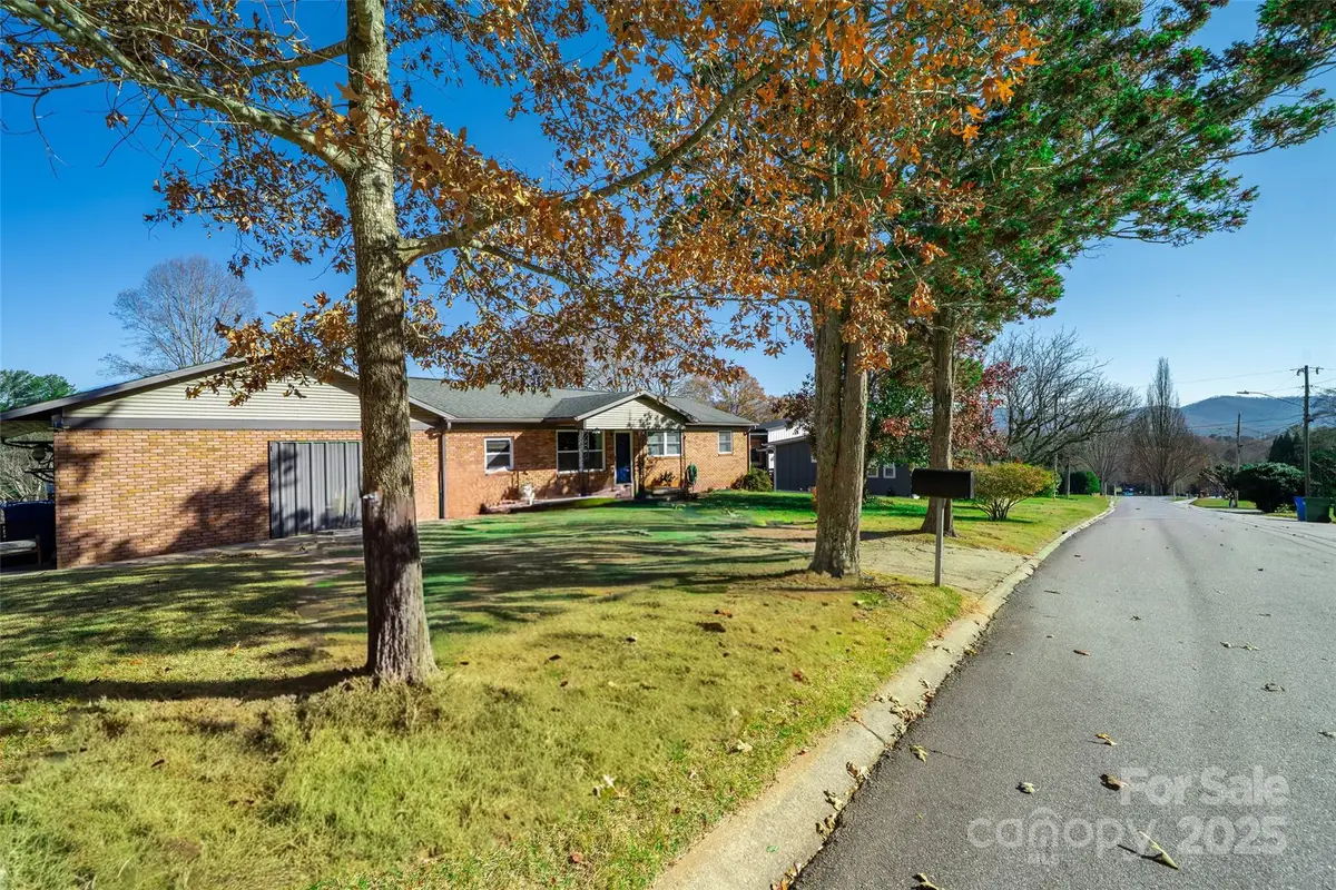 39 N Pershing Road, Asheville, NC 28805 - Image #1