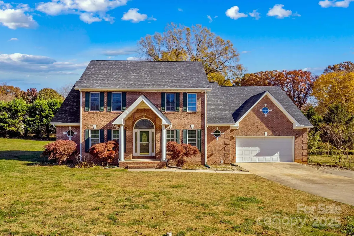 324 Gaston Court, Statesville, NC 28625 - Image #1