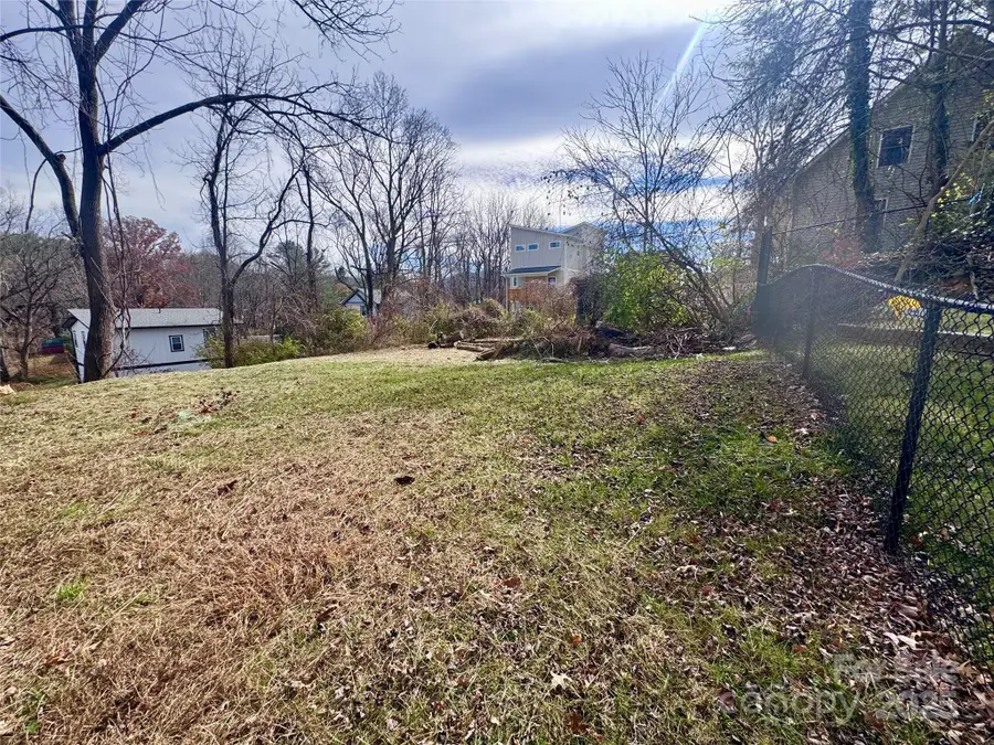 28 Crestview Street, Asheville, NC 28803 - Image #3