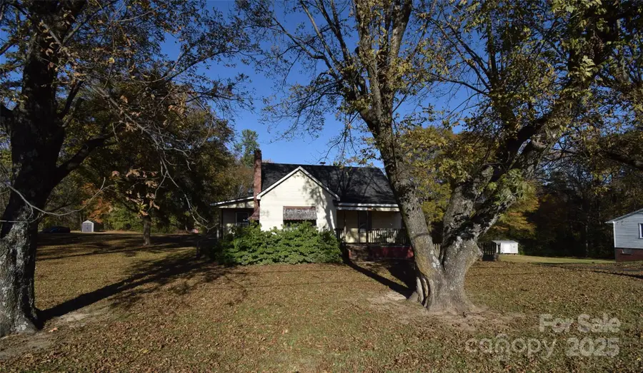 810 Neal Hawkins Road, Gastonia, NC 28056 - Image #2