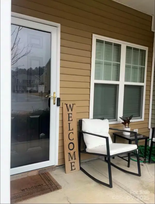 15217 Wrights Crossing Drive, Charlotte, NC 28278