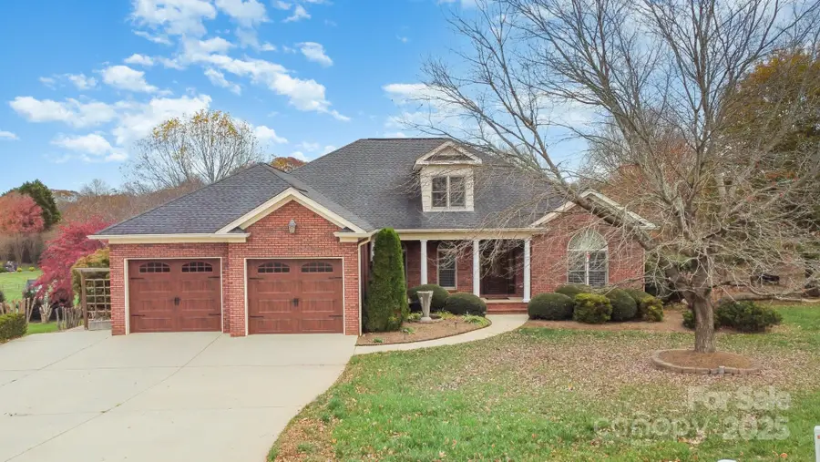 3646 Hogan Court Ne, Conover, NC 28613 - Image #2
