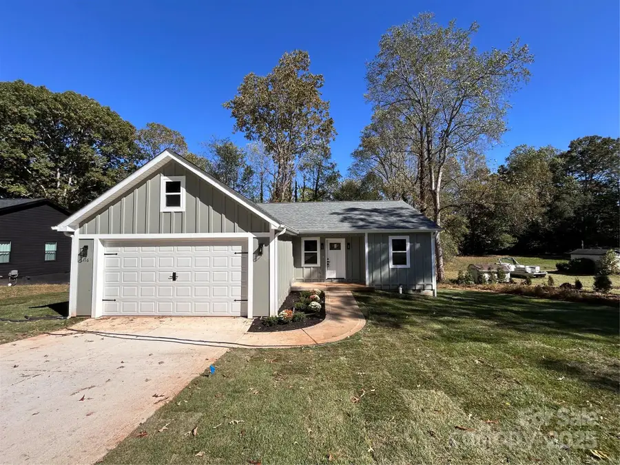 116 39th Avenue Court Nw, Hickory, NC 28601 - Image #2