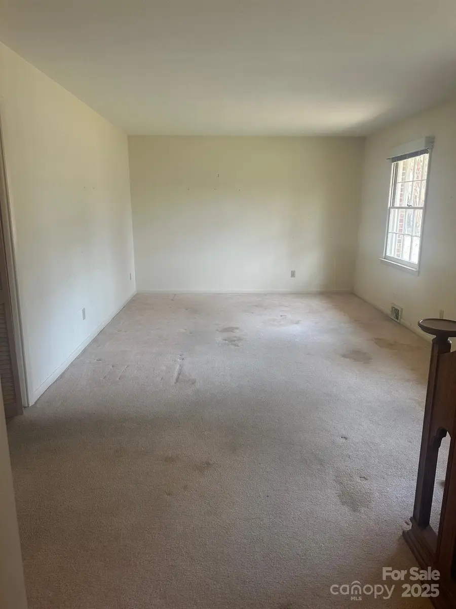 434 Shady Lane, Wilkesboro, NC 28697 - Image #3