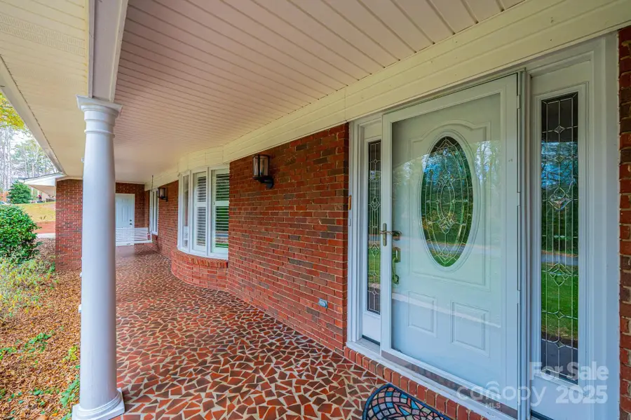 710 4th Avenue Ne, Conover, NC 28613 - Image #3