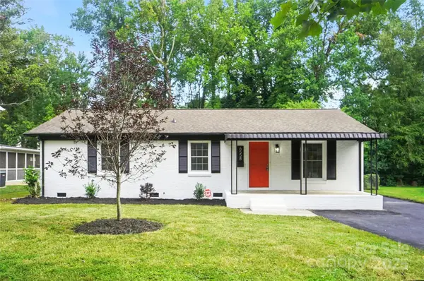 6558 Covecreek Drive, Charlotte, NC 28215