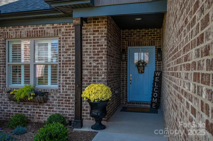 4290 Holly Circle Ne, Conover, NC 28613 - Image #3